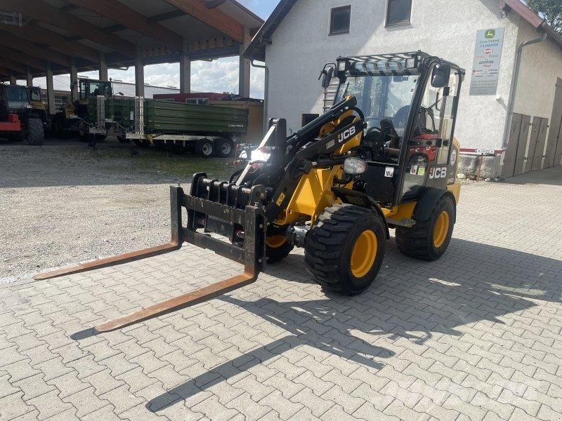 JCB 403 Smart Power Incarcator pe pneuri