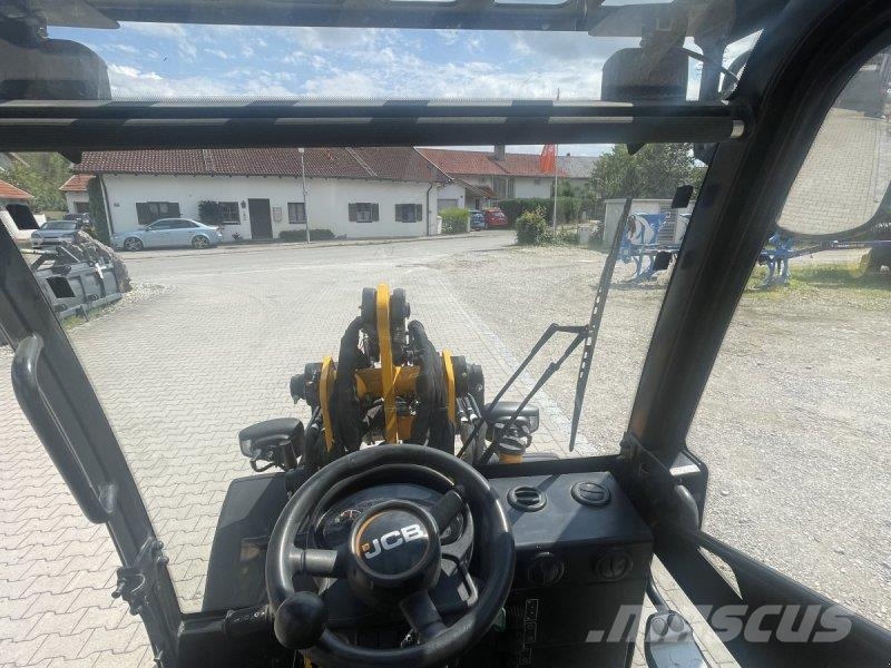 JCB 403 Smart Power Incarcator pe pneuri