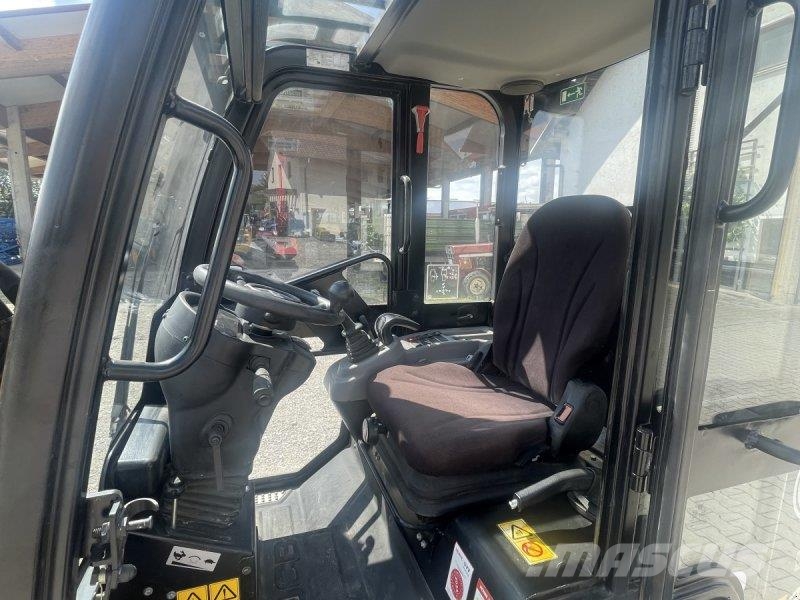 JCB 403 Smart Power Incarcator pe pneuri