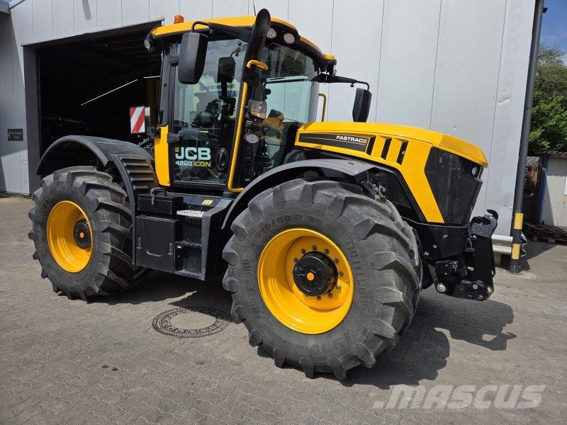 JCB FASTRAC 4220 ICON الجرارات