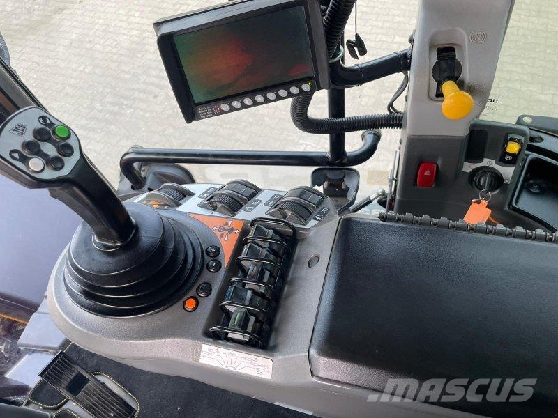 JCB Fastrac 8330 曳引機