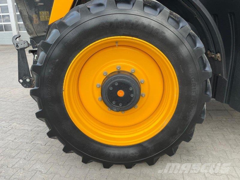 JCB Fastrac 8330 曳引機