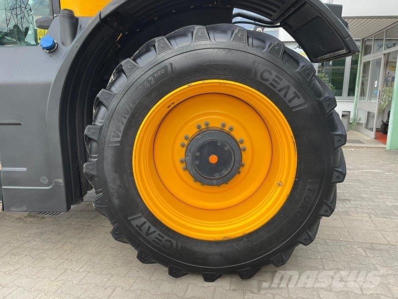 JCB Fastrac 8330 曳引機