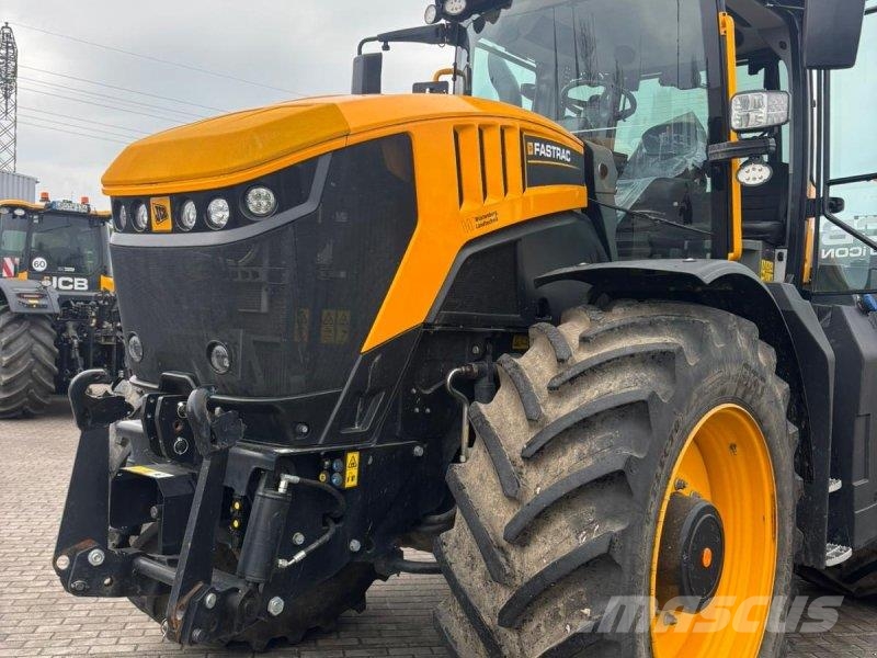 JCB FasTrac 8330 Tractoren