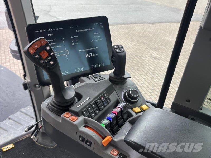 JCB FasTrac 8330 Tractoren
