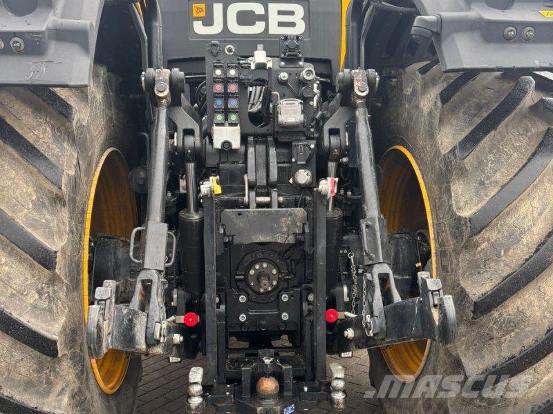 JCB FasTrac 8330 Tractoren