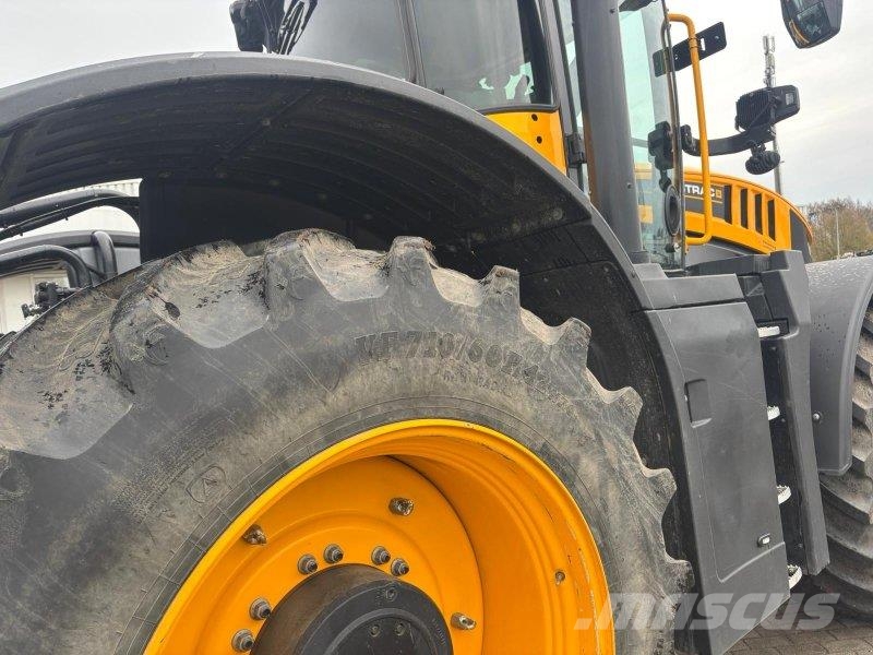 JCB FasTrac 8330 Tractoren