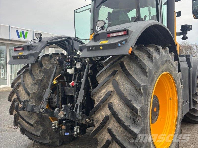 JCB FasTrac 8330 Tractoren