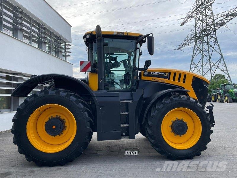 JCB Fastrac 8330 Traktoren