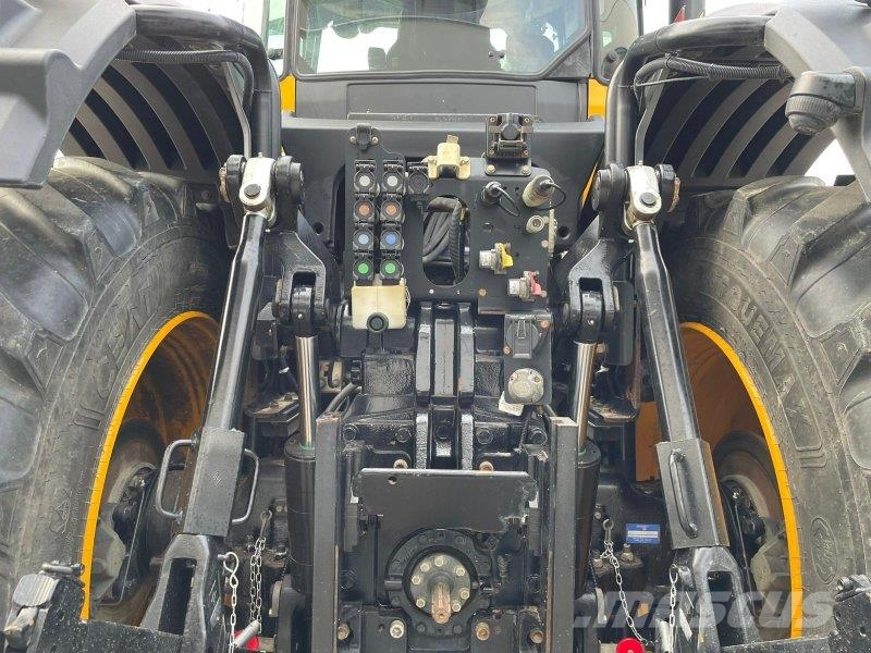 JCB Fastrac 8330 Traktoren