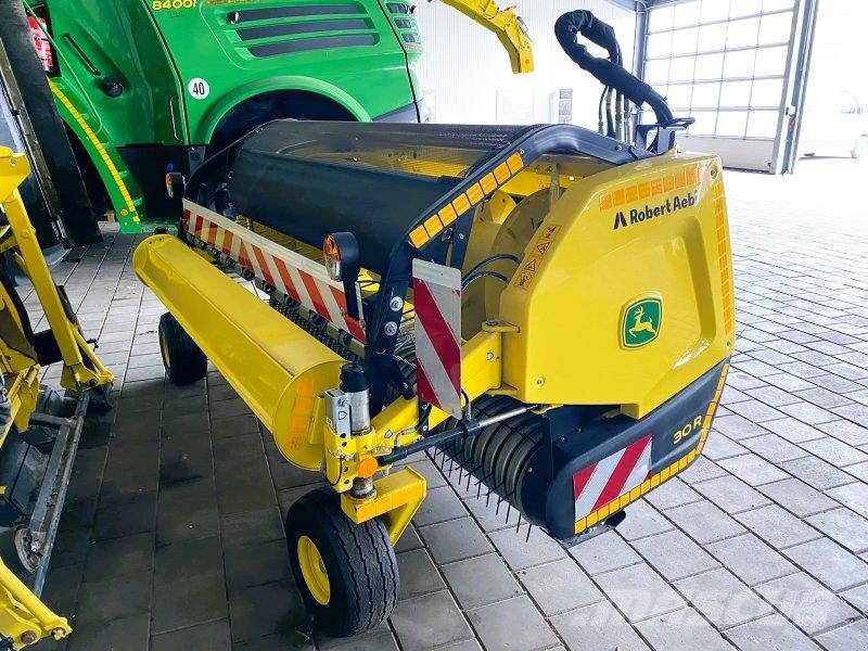 John Deere 30R Dual / JD Kemper Hay and forage machine accessories