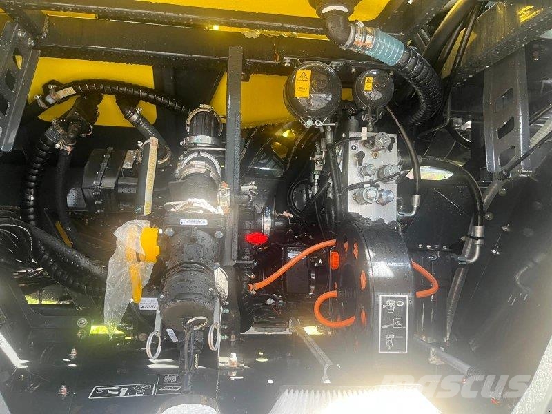 John Deere 340M Düngemittelverteiler