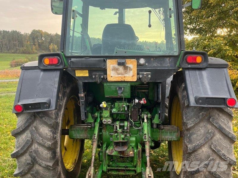 John Deere 4240 S الجرارات