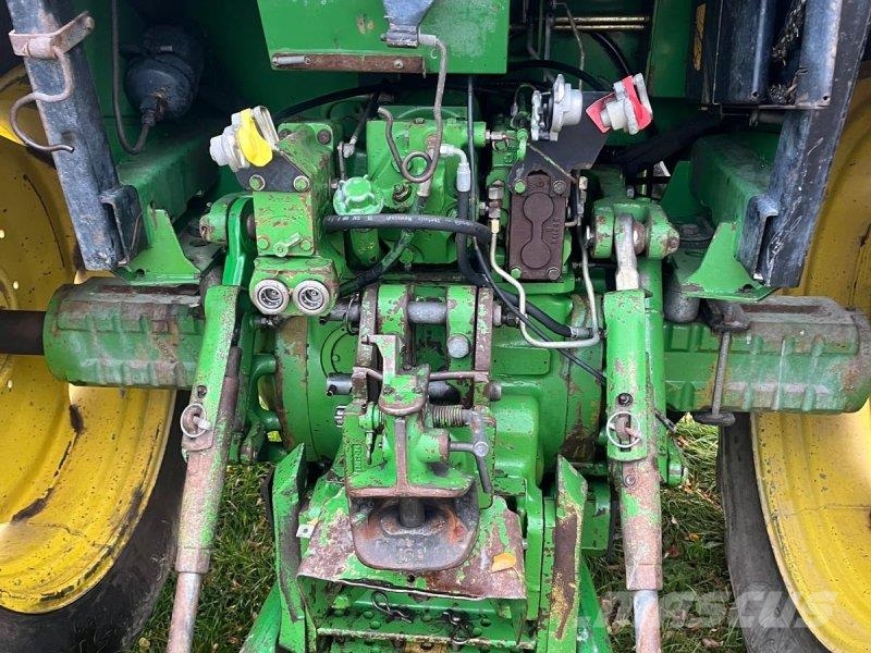 John Deere 4240 S الجرارات