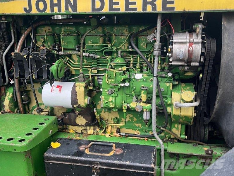 John Deere 4240 S الجرارات
