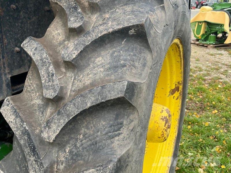 John Deere 4240 S الجرارات