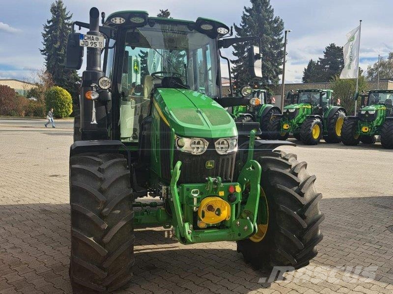 John Deere 6090M Traktorit