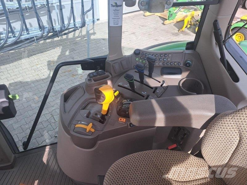 John Deere 6090M Traktorit