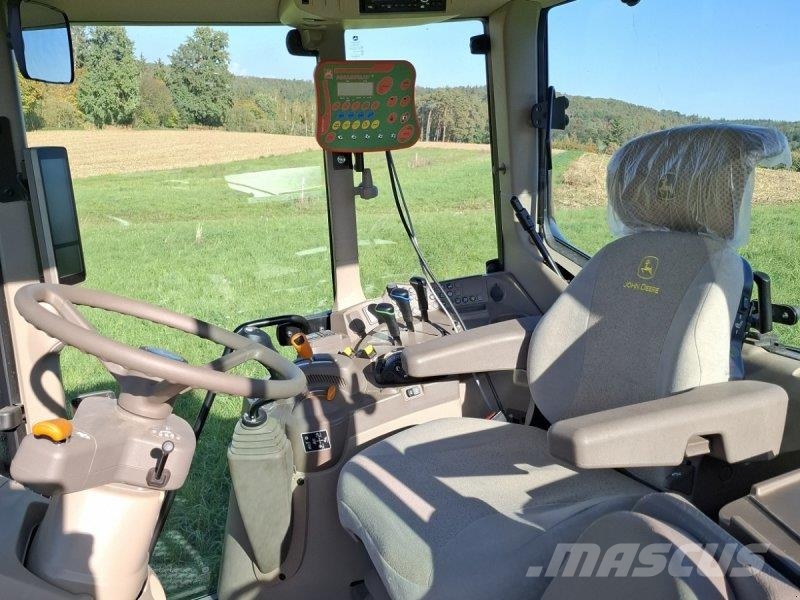 John Deere 6110M Traktoren
