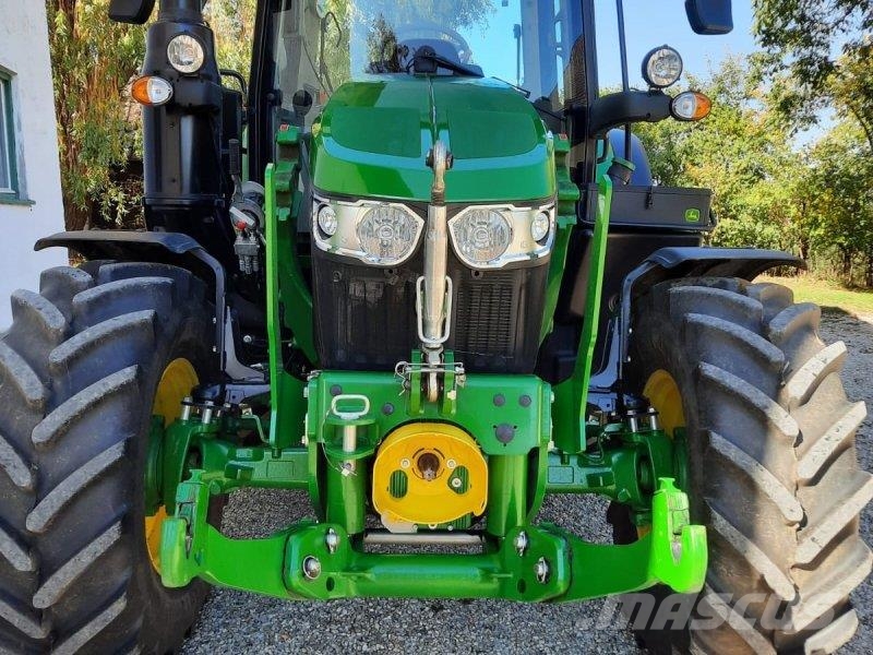 John Deere 6110M Traktoren