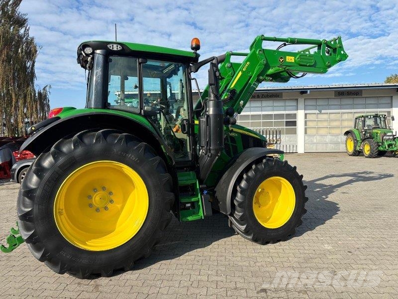 John Deere 6120M Traktoren