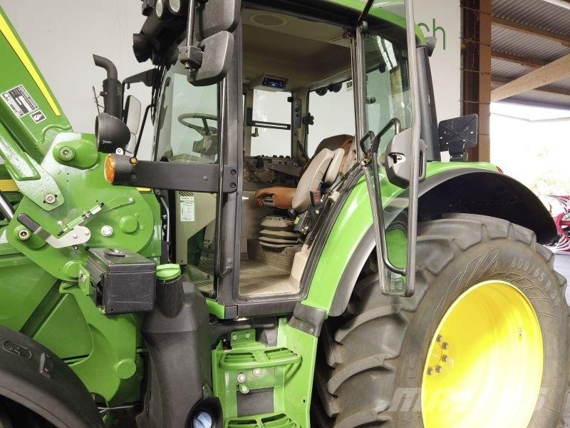 John Deere 6130M Tractoren