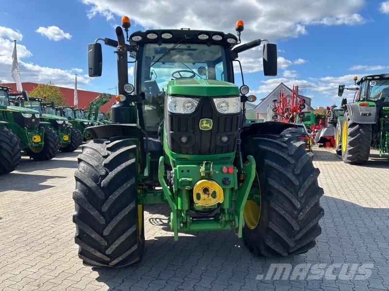 John Deere 6155R Tractoren