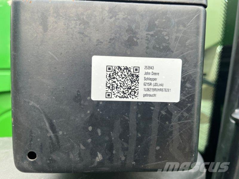 John Deere 6215R الجرارات