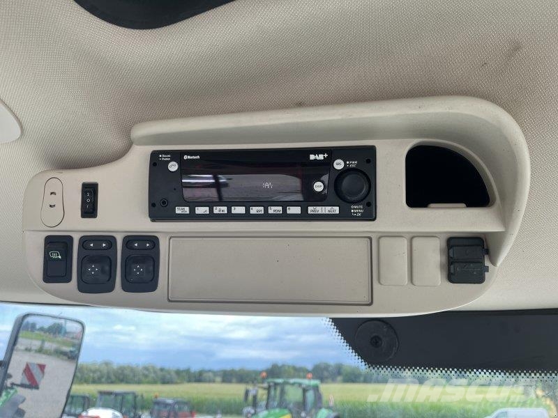 John Deere 6215R الجرارات