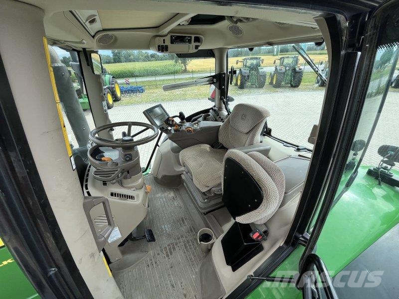 John Deere 6215R الجرارات