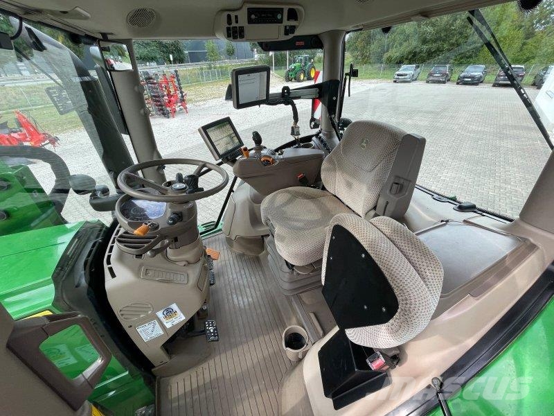 John Deere 6215R Tractores
