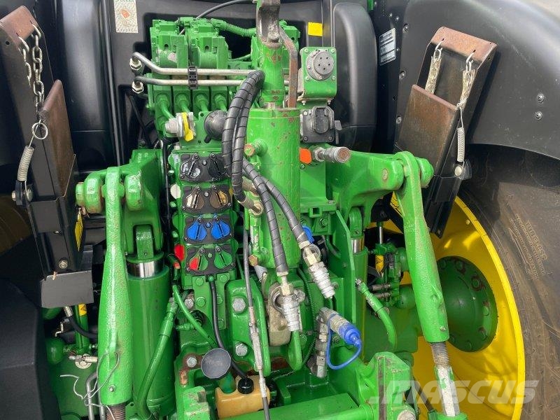John Deere 6215R Tractores