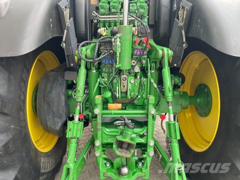 John Deere 6215R Tractores