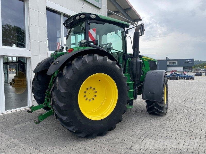 John Deere 6215R Tractores