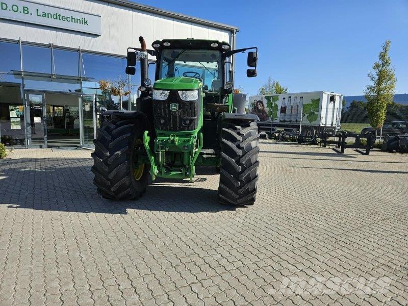 John Deere 6215R Tracteur