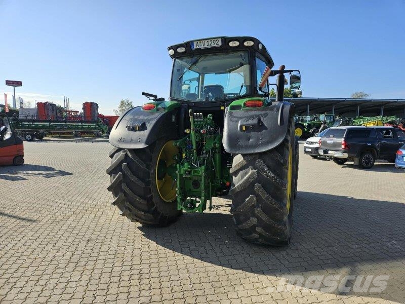 John Deere 6215R Tracteur