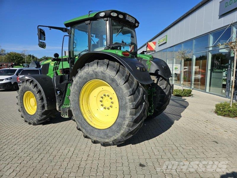 John Deere 6215R Tracteur