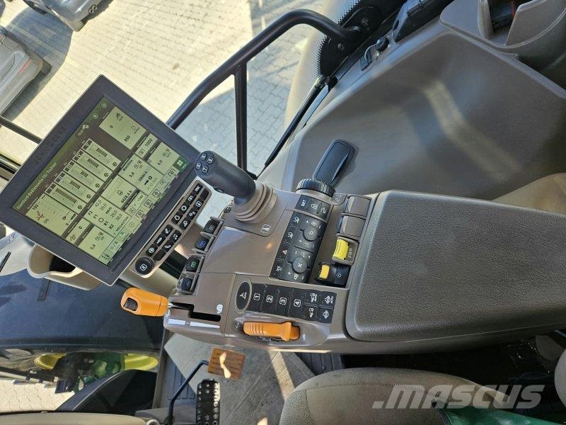 John Deere 6215R Трактори