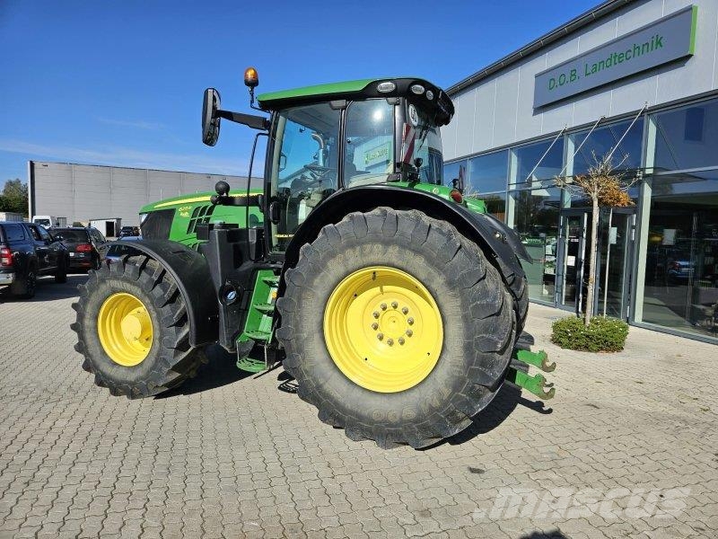 John Deere 6215R Трактори