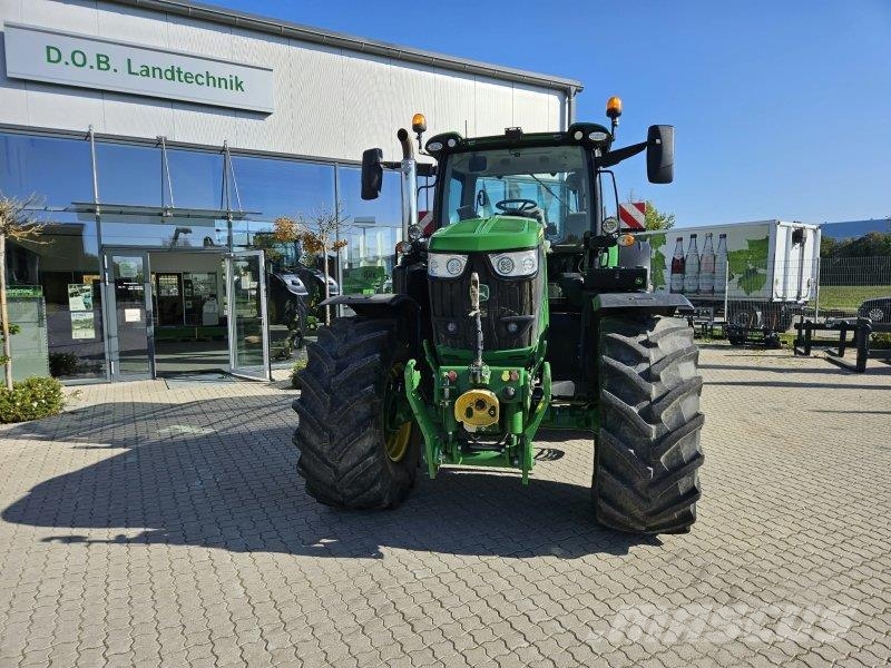 John Deere 6215R Трактори