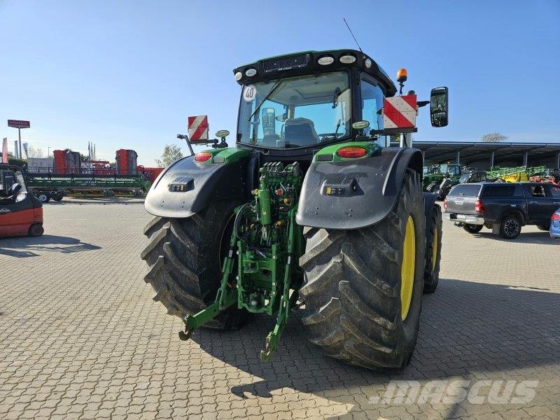John Deere 6215R Трактори