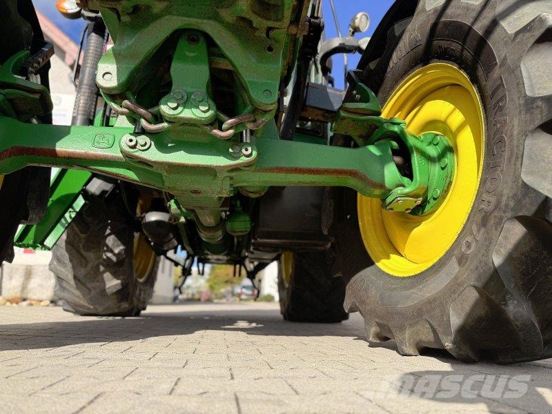 John Deere 6330 Premium Frontlader Traktoren