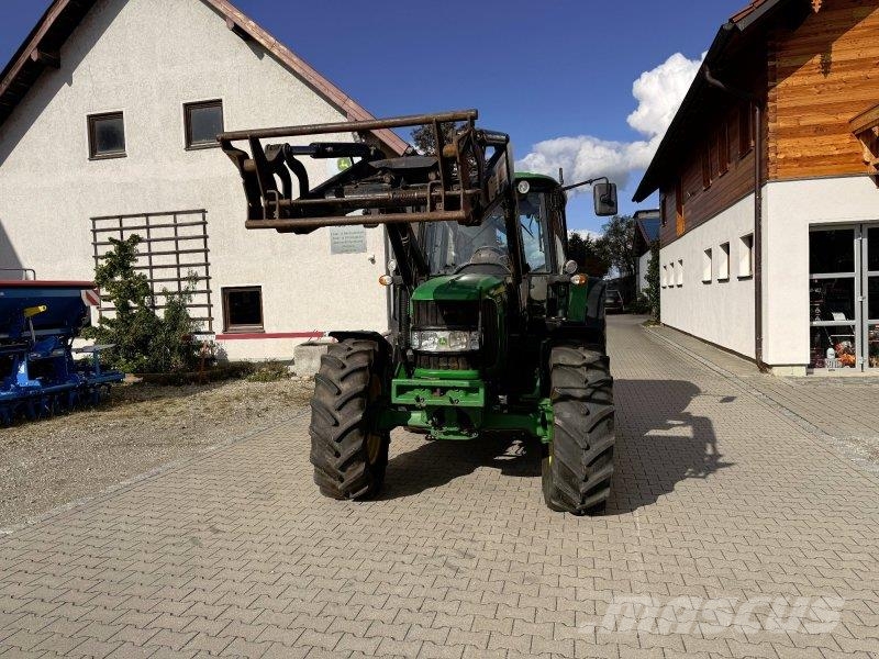 John Deere 6330 Premium Frontlader Traktoren