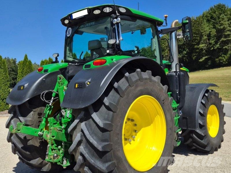 John Deere 6R 215 Tractors