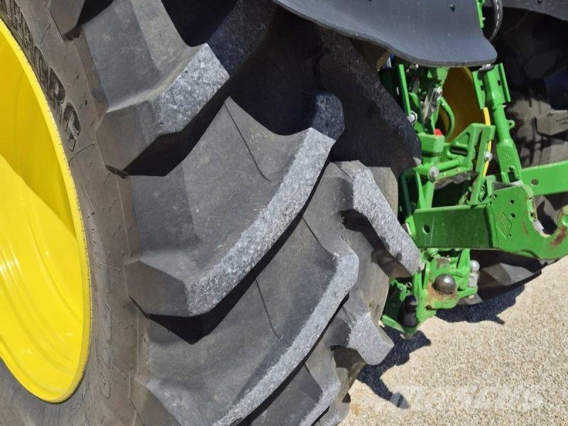 John Deere 6R 215 Tractors