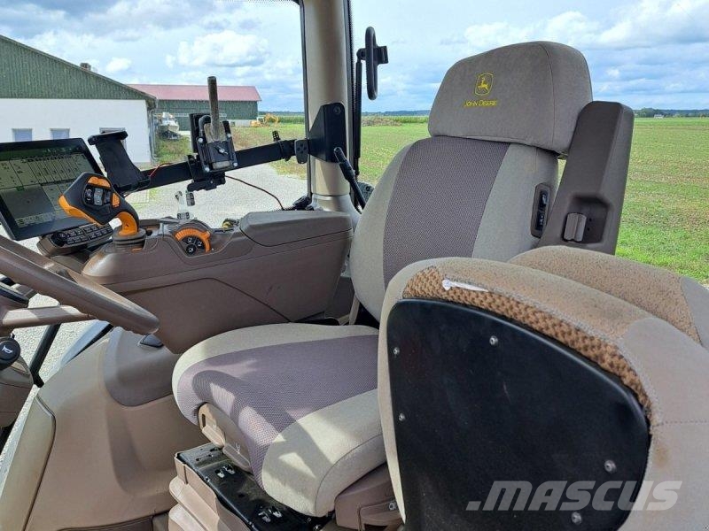 John Deere 6R 215 Traktoren