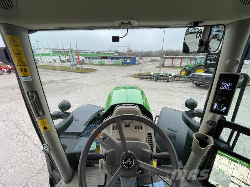 John Deere 6R215 Traktorid