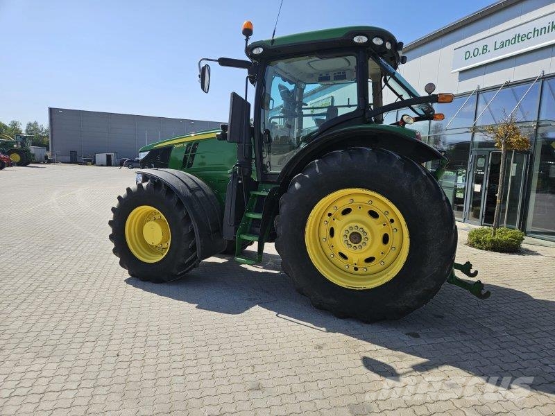John Deere 7260R Traktory
