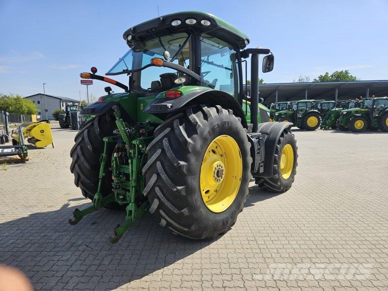 John Deere 7260R Traktory