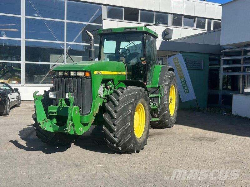 John Deere 8200 Traktorji